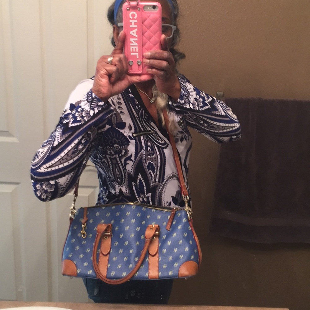 Dooney & Bourke blue and white vintage coated bag with long strap pre Owned